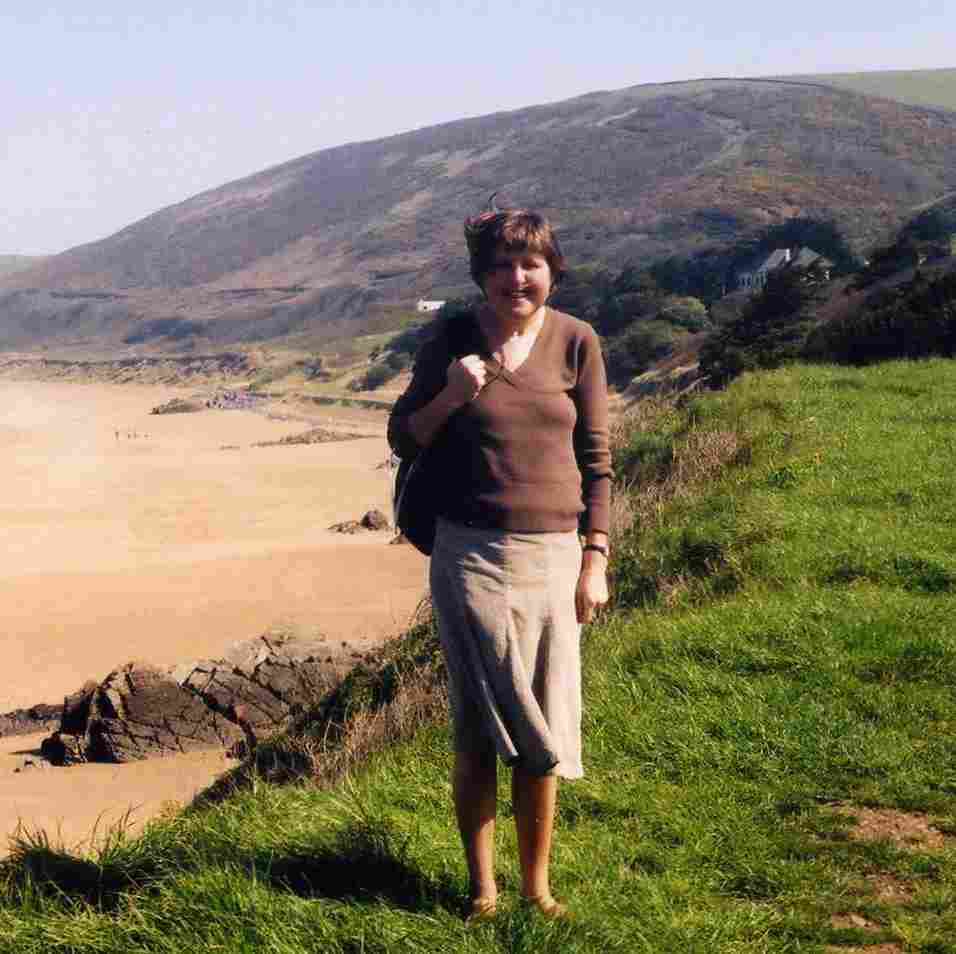 Kathy by the Beach using Ambulatory Oxygen